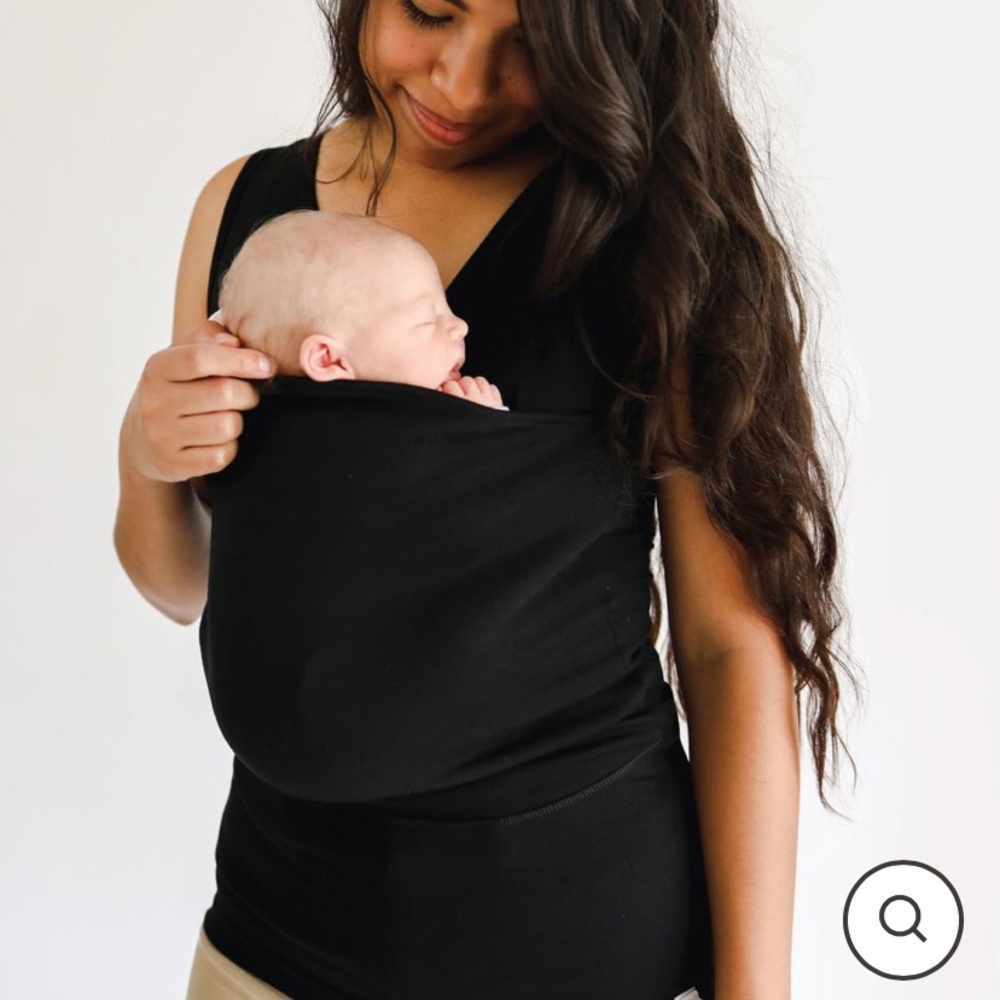 Lalabu baby wearing MOM & DAD shirts